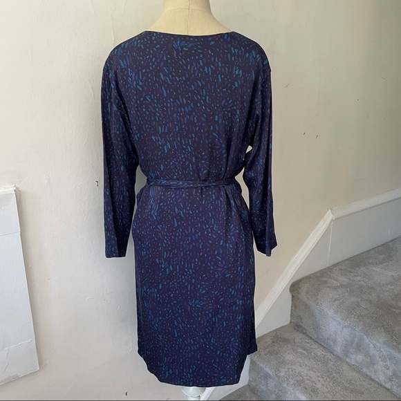Theory Blue V-Neck Kinley Galba Printed Silk Shift Dress EUC Size 4 C0902609 - Picture 6 of 11